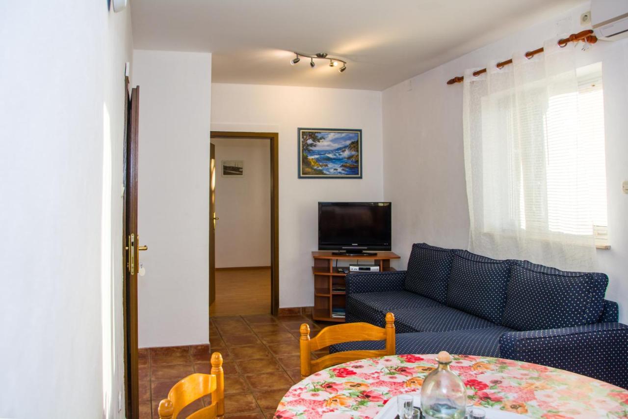 Apartments With A Parking Space Senj - 11520 Buitenkant foto
